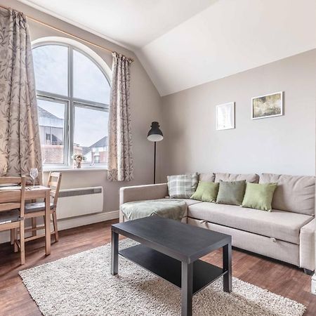 Cosy Central Windsor Apartment & Free Parking! Eksteriør bilde